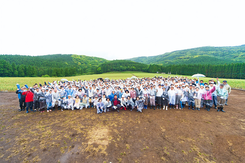 有機栽培で育ったにんにくの収穫祭