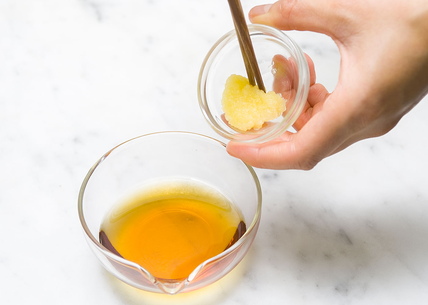 【A】を合わせ、すりおろしたにんにくを加えた★たれを添える。